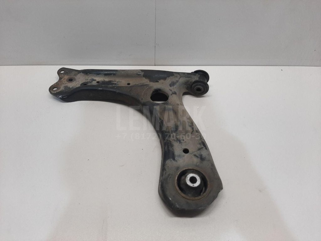 Рычаг передний левый