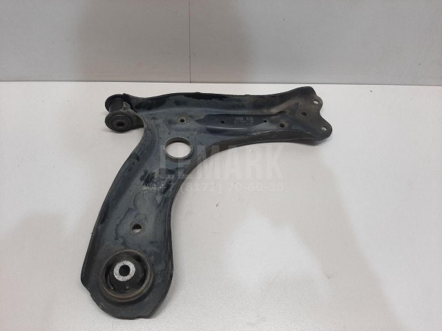 Рычаг передний левый