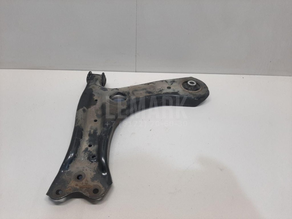 Рычаг передний левый