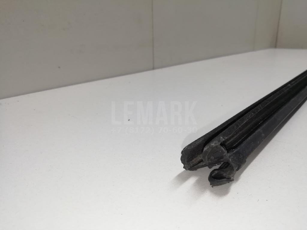 Уплотнитель стекла двери