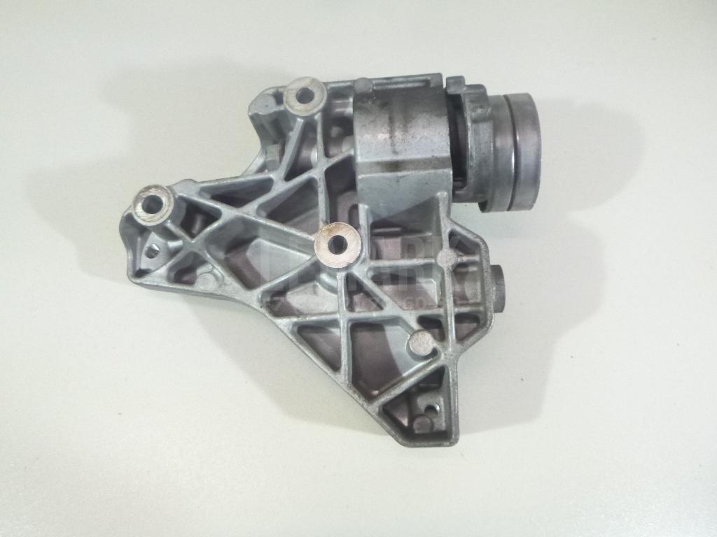 Кронштейн генератора