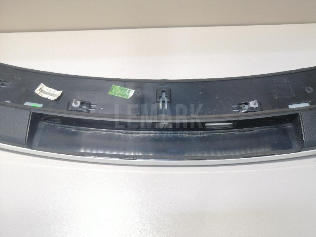 Спойлер (дефлектор) багажника