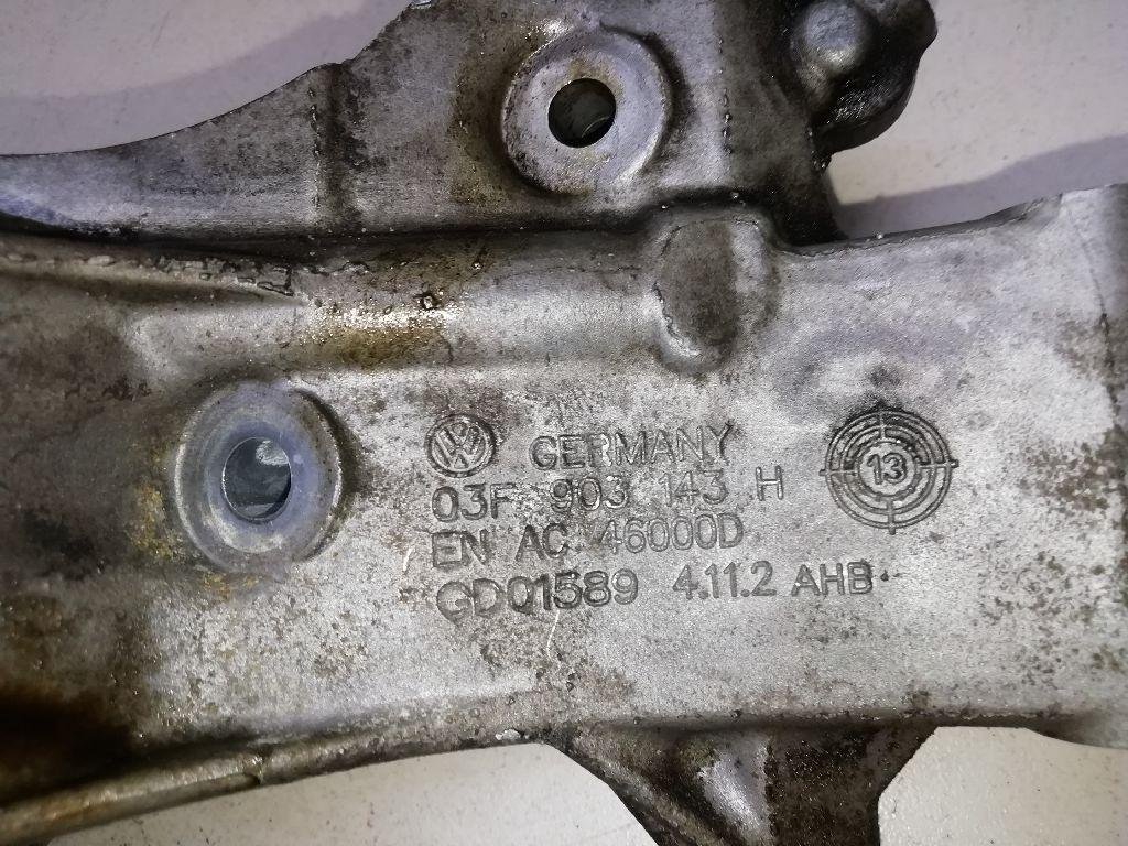 Кронштейн масляного фильтра