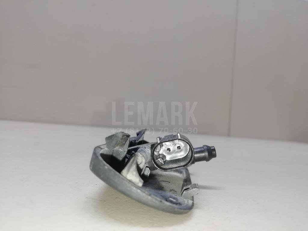 Форсунка омывателя лобового стекла