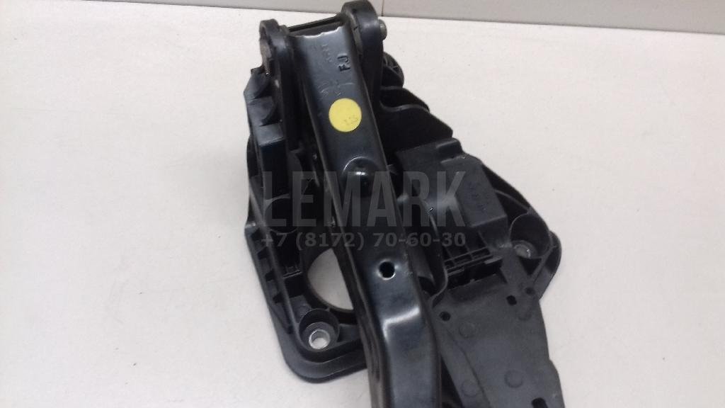 Педаль тормоза