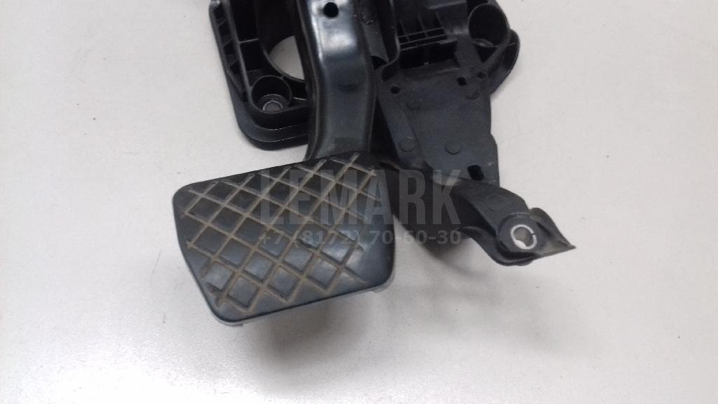 Педаль тормоза