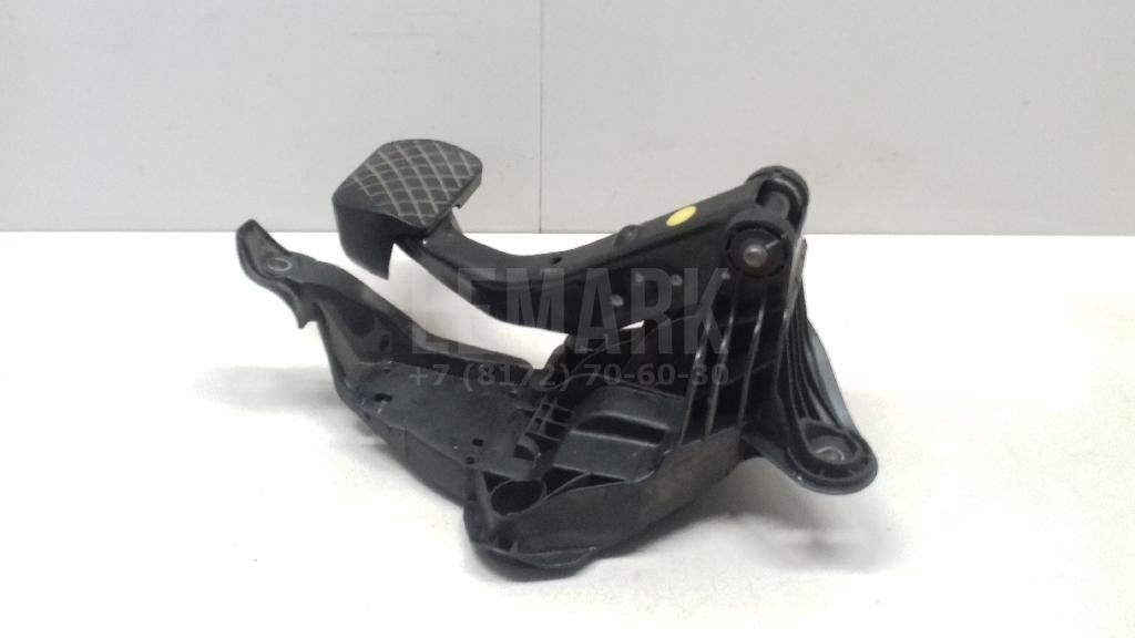 Педаль тормоза