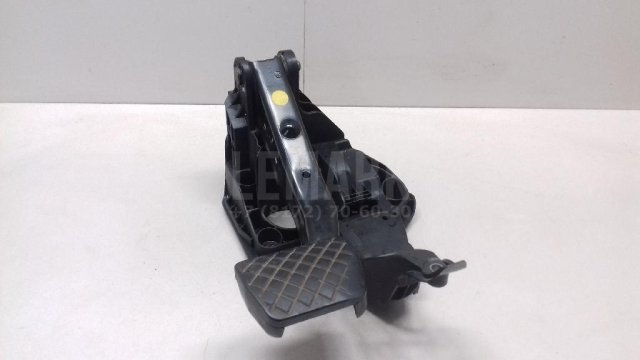 Педаль тормоза