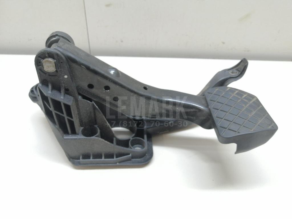 Педаль тормоза