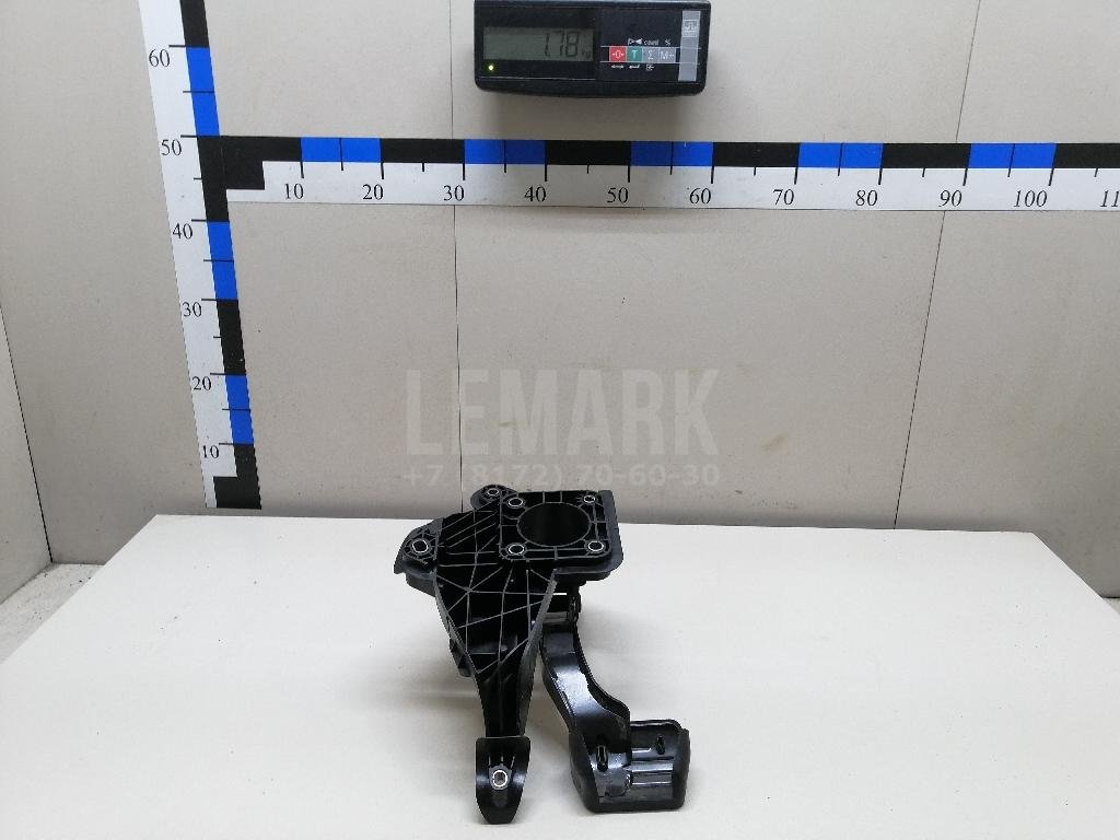 Педаль тормоза