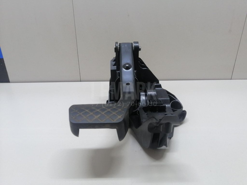 Педаль тормоза