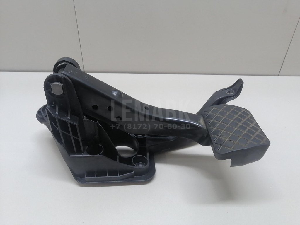 Педаль тормоза