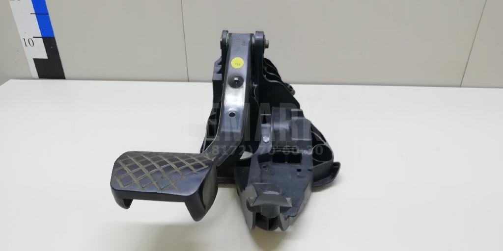 Педаль тормоза