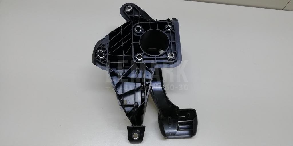 Педаль тормоза