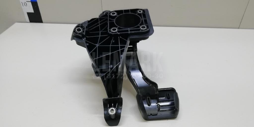 Педаль тормоза