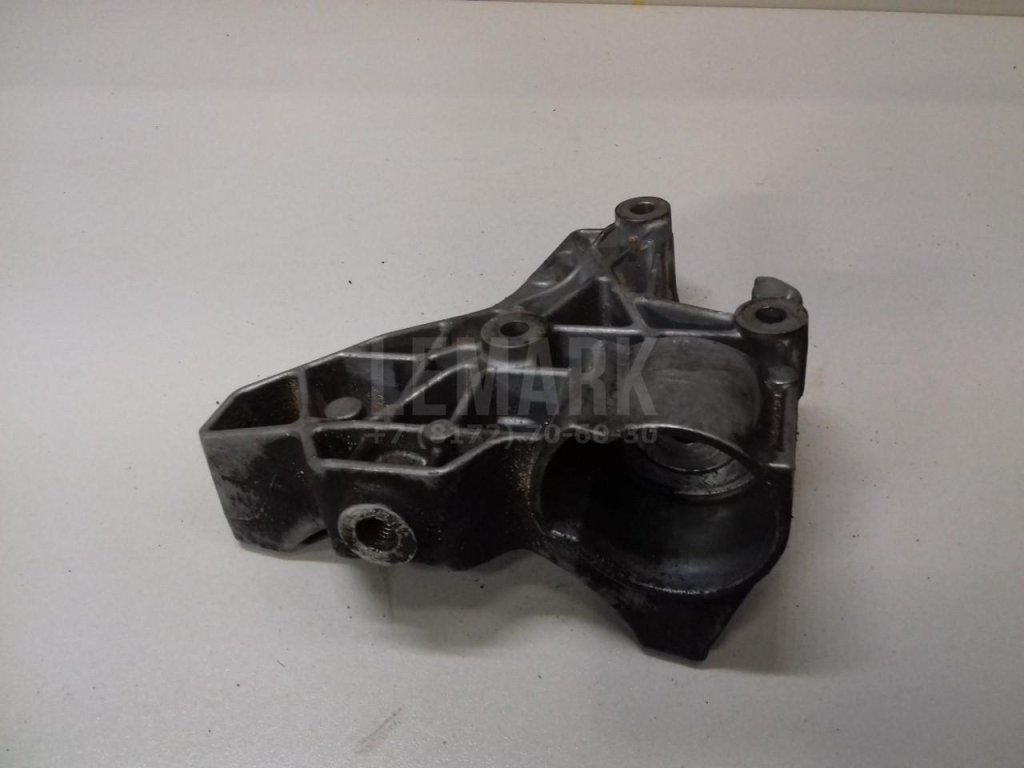 Кронштейн генератора