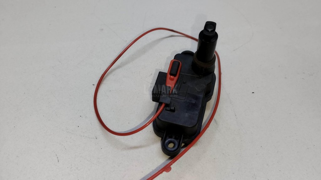 Активатор замка крышки бензобака