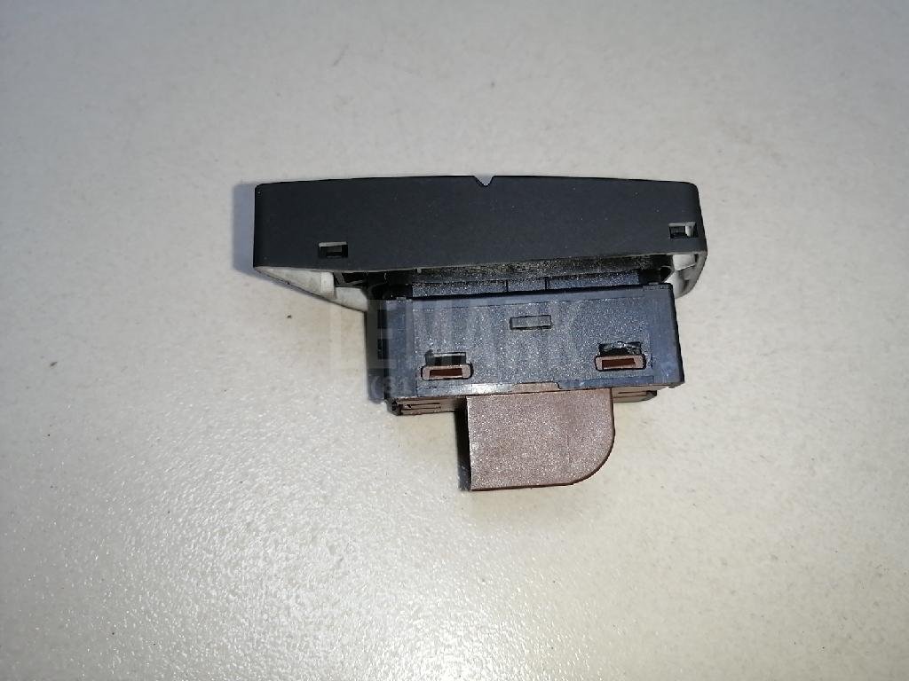 Кнопка центрального замка