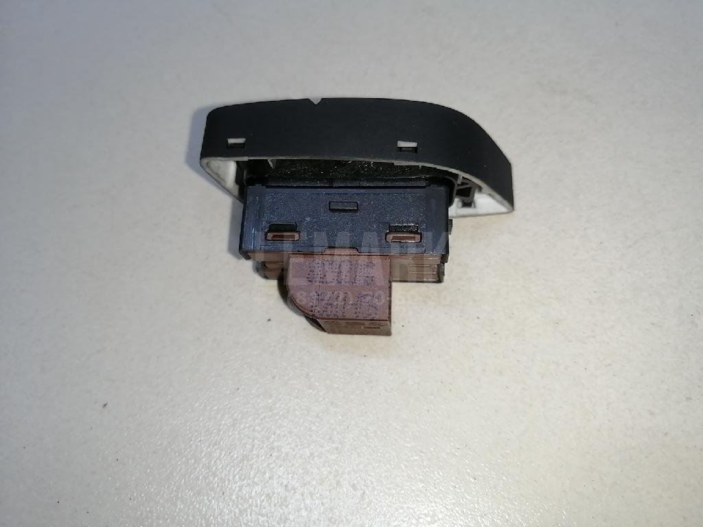 Кнопка центрального замка