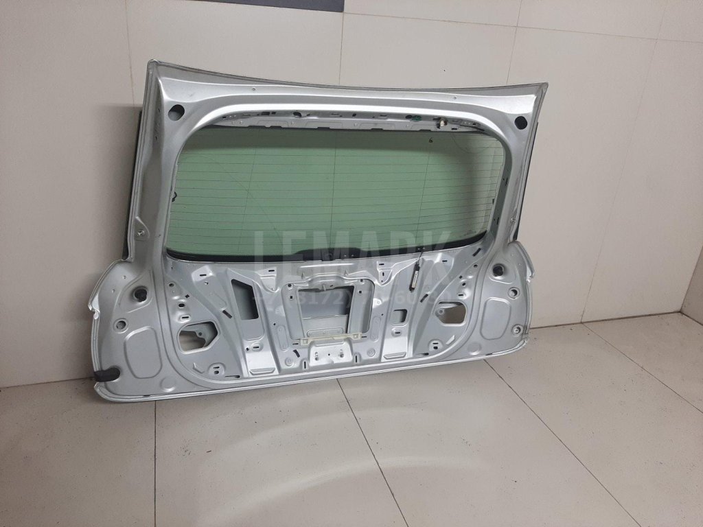 Дверь багажника со стеклом
