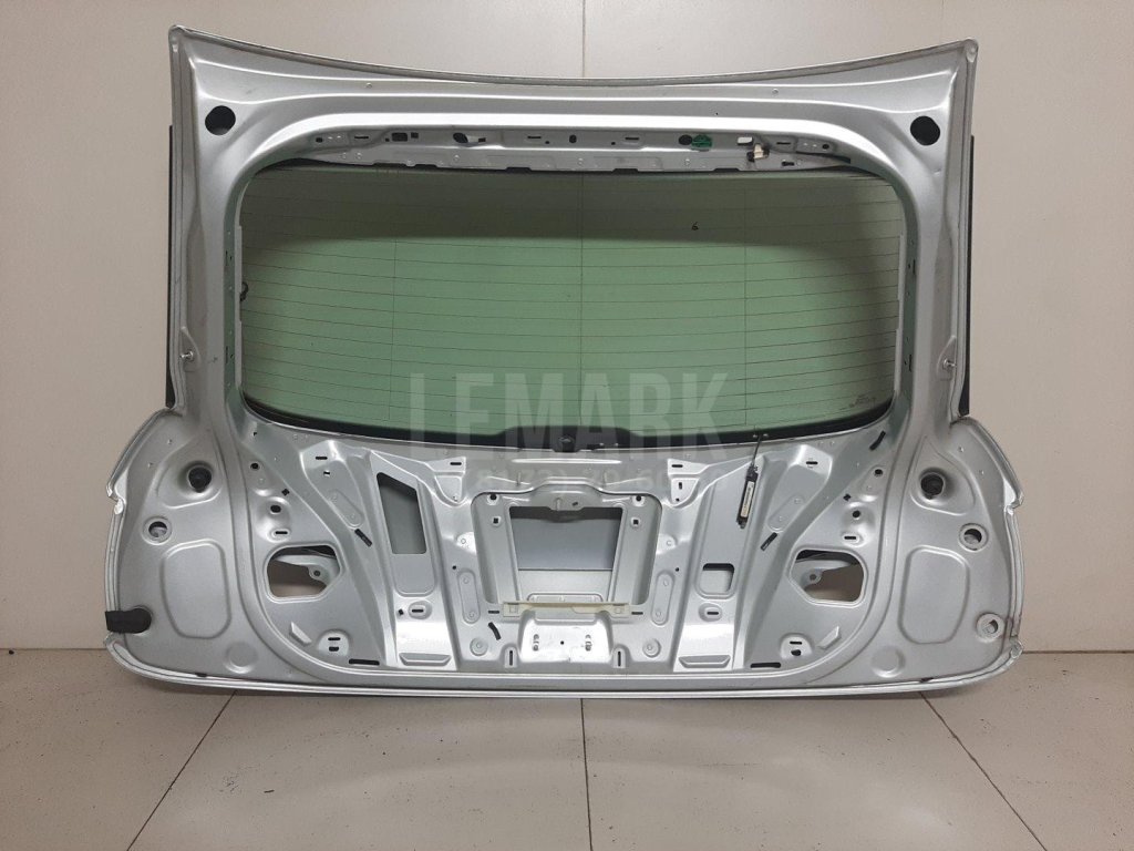 Дверь багажника со стеклом