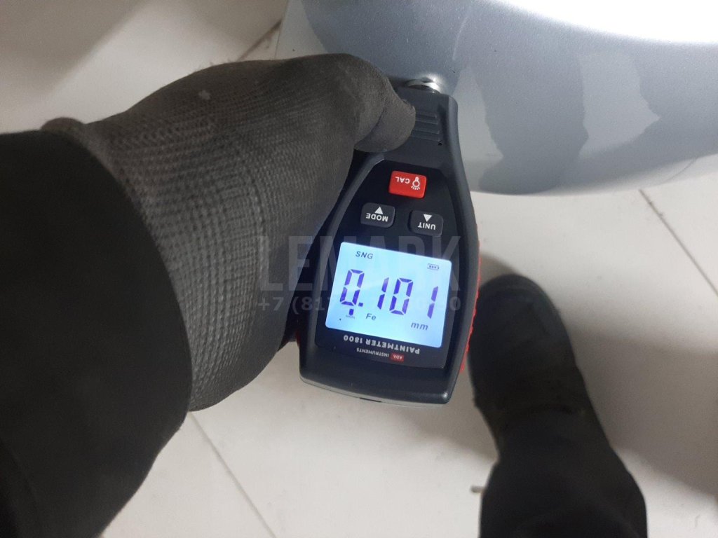 Дверь багажника со стеклом