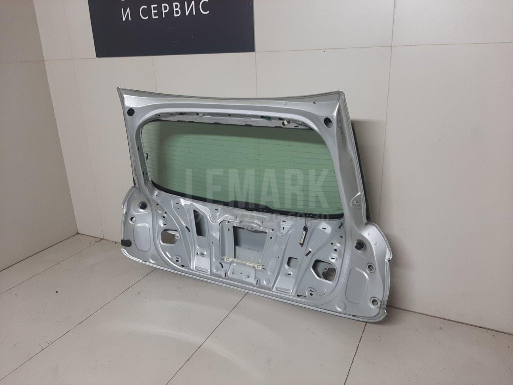 Дверь багажника со стеклом