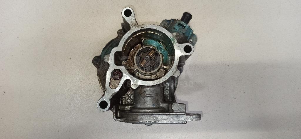 Насос вакуумный