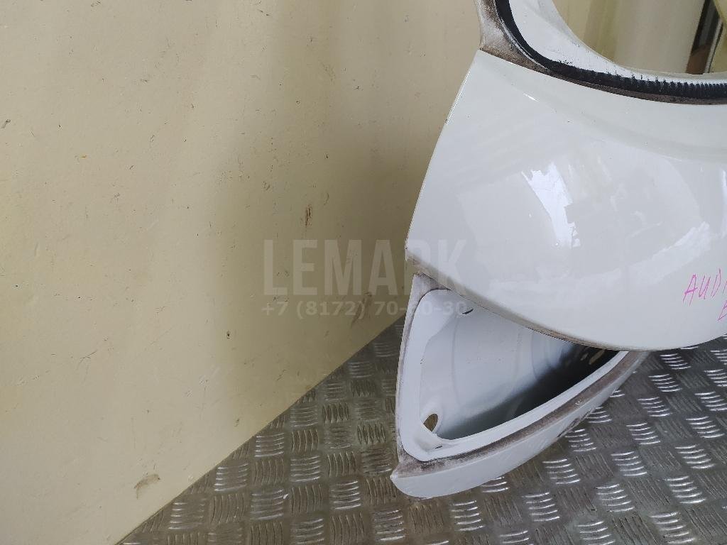 Дверь багажника