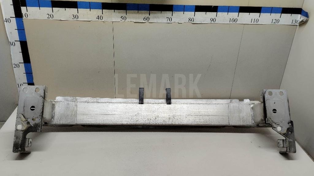 Усилитель переднего бампера