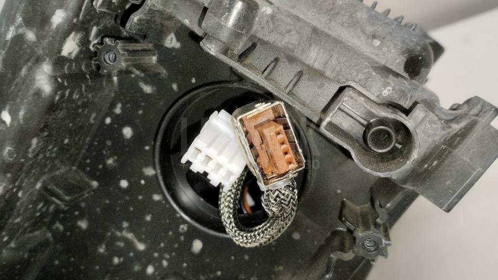 Фара правая