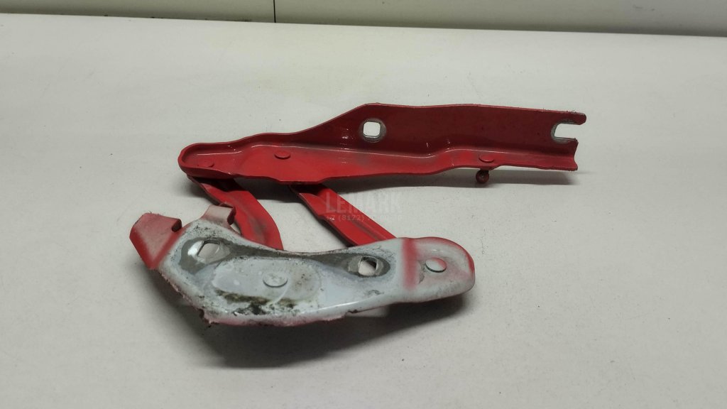 Петля капота левая