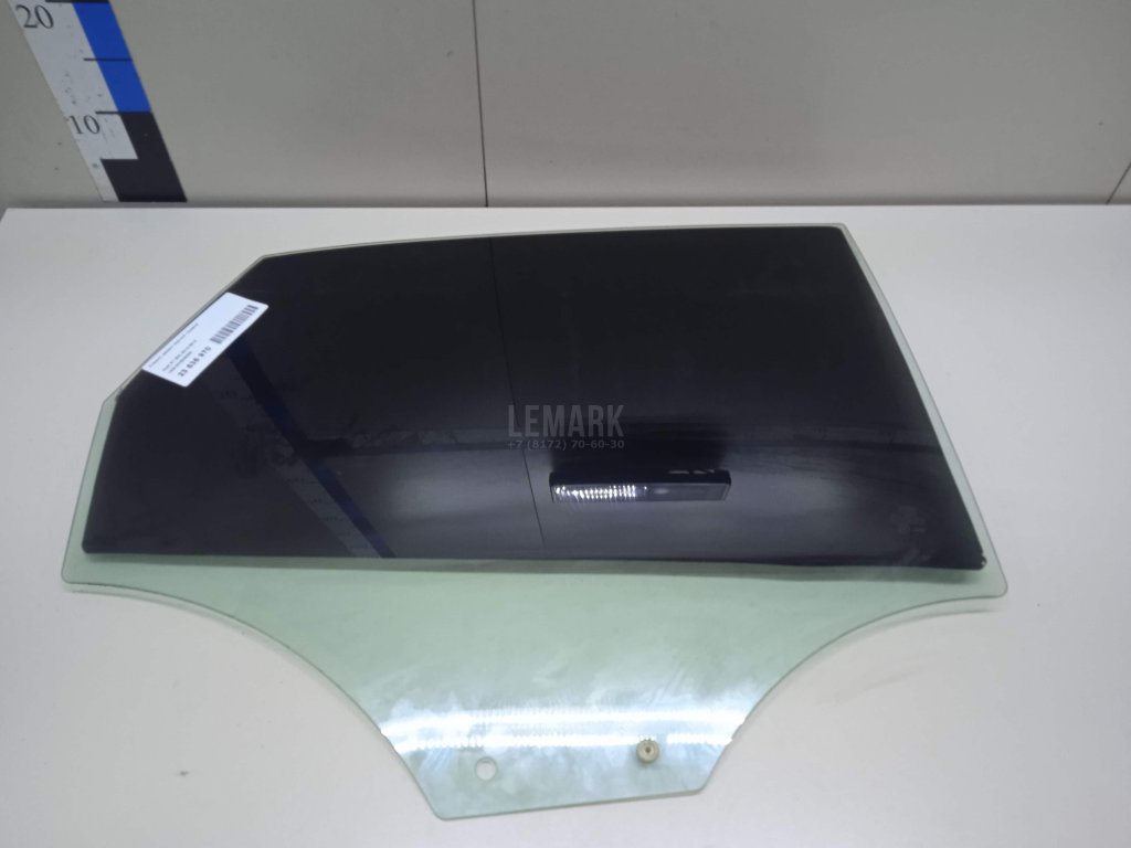Стекло двери задней правой