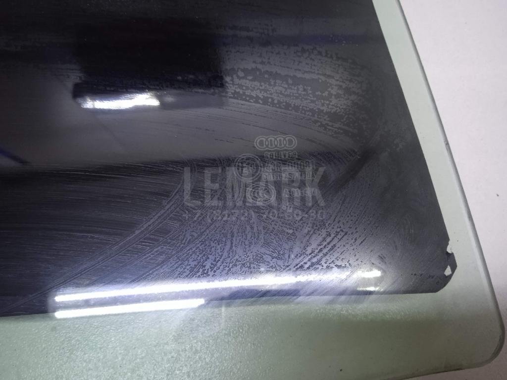 Стекло двери задней правой