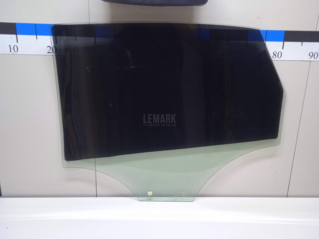 Стекло двери задней правой