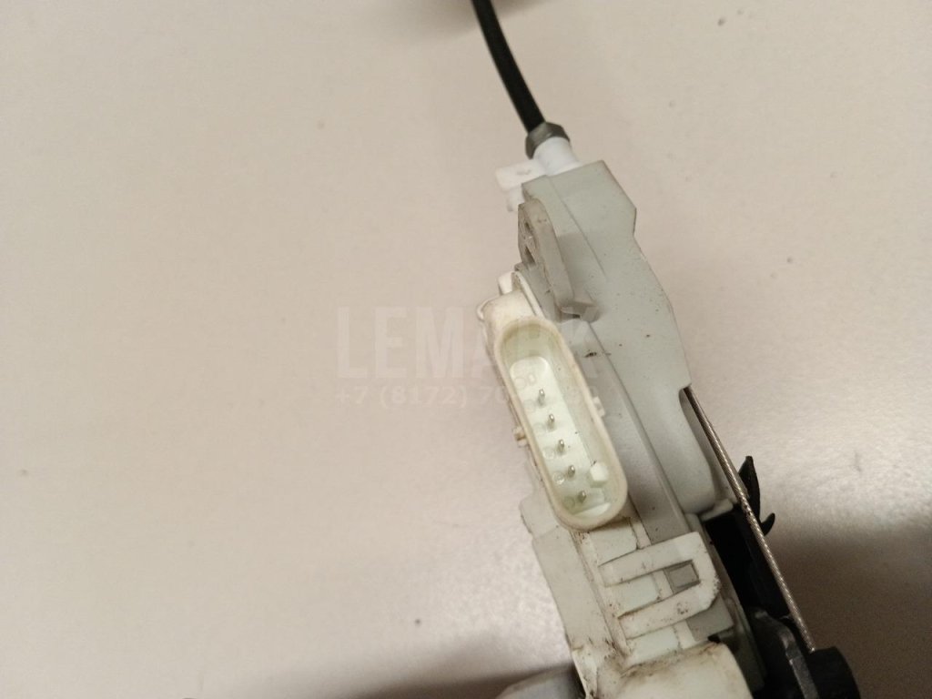 Замок двери передней правой