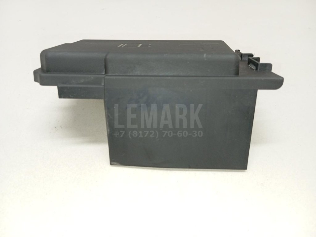 Крышка блока предохранителей