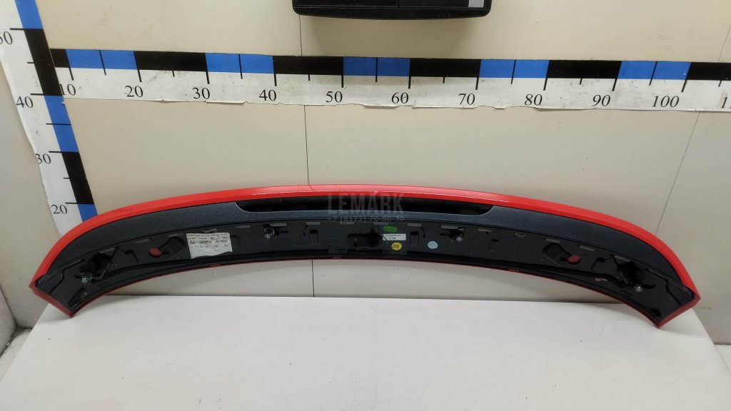 Спойлер (дефлектор) багажника