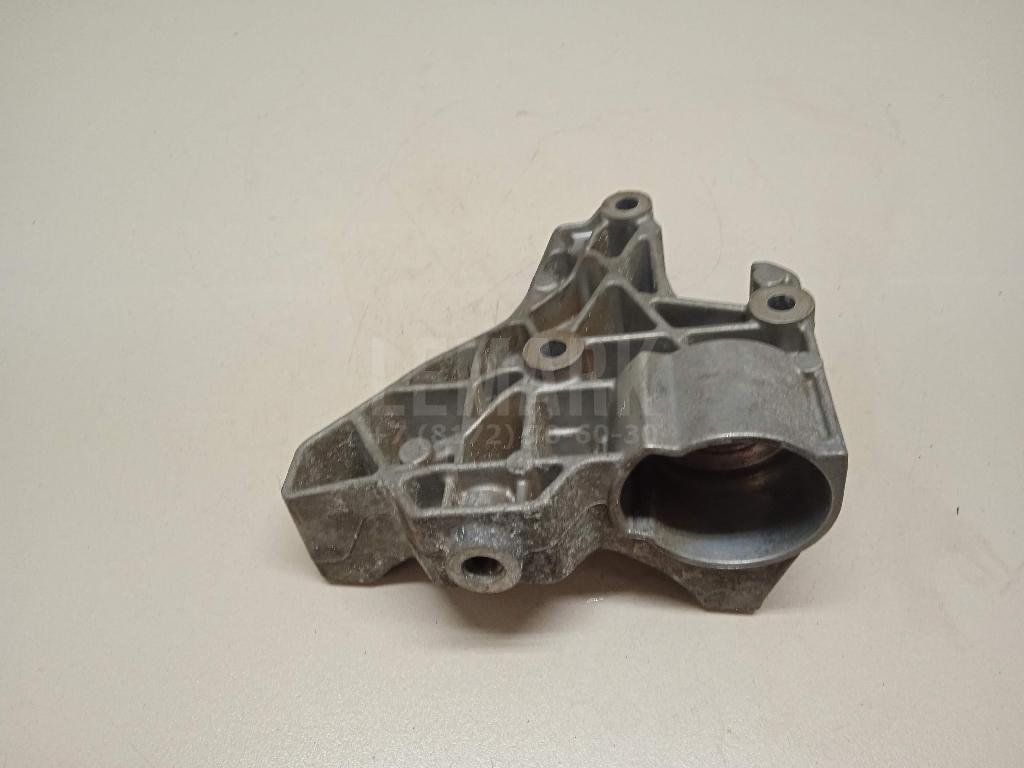 Кронштейн генератора для  Audi 100/200 [44] 1983-1991