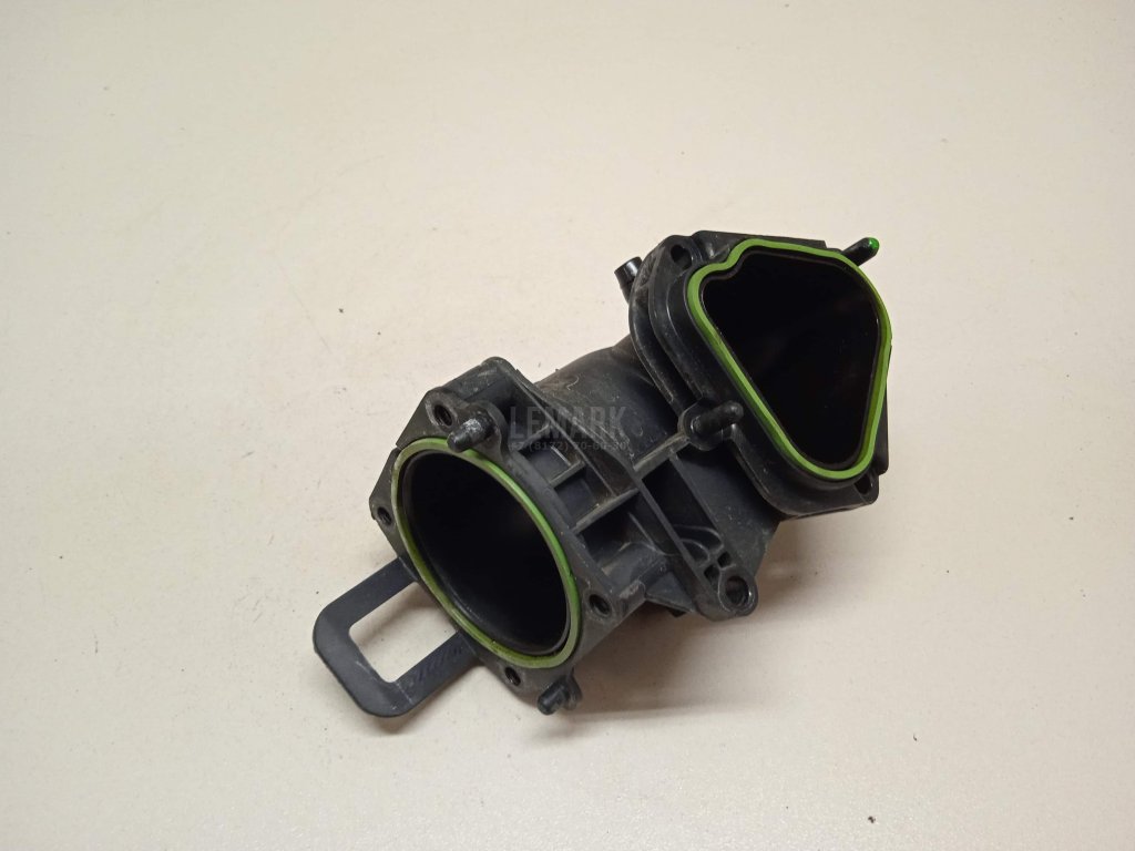 Патрубок воздушного фильтра