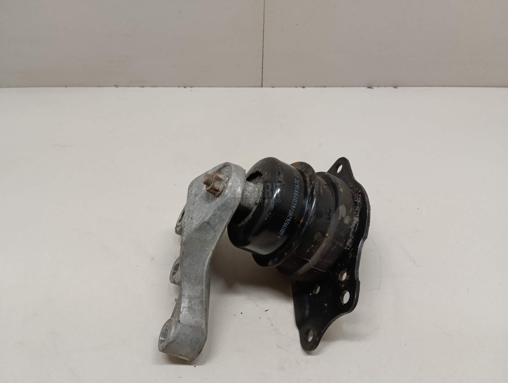 Опора двигателя правая