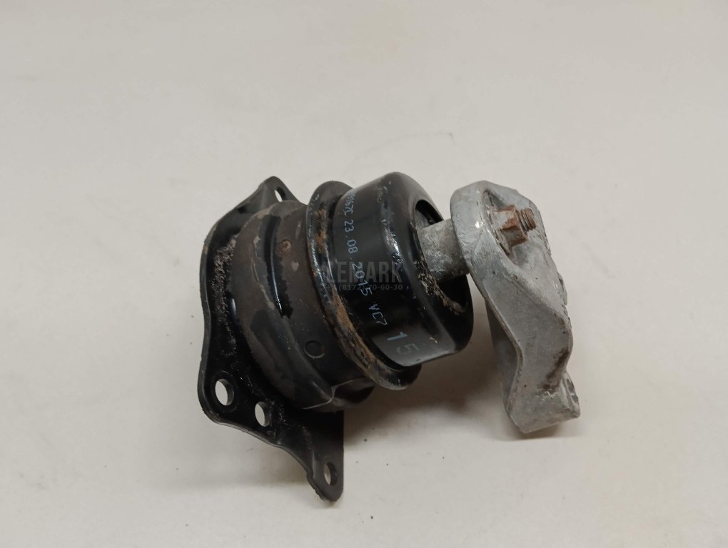 Опора двигателя правая