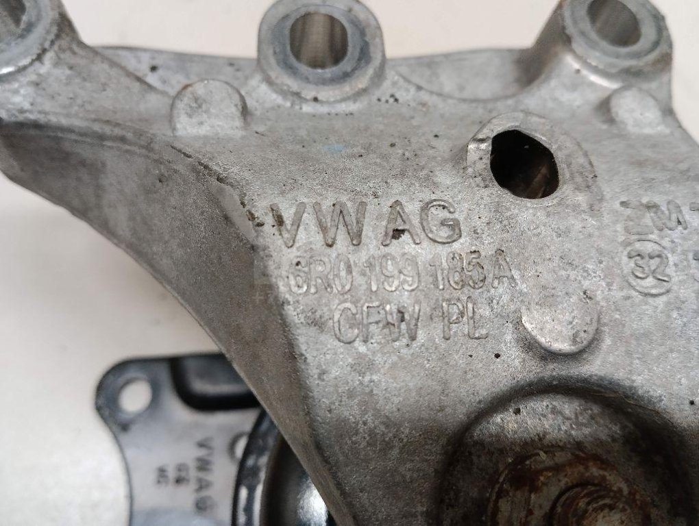 Опора двигателя правая