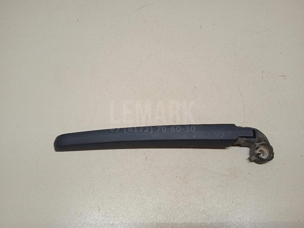 Поводок стеклоочистителя заднего