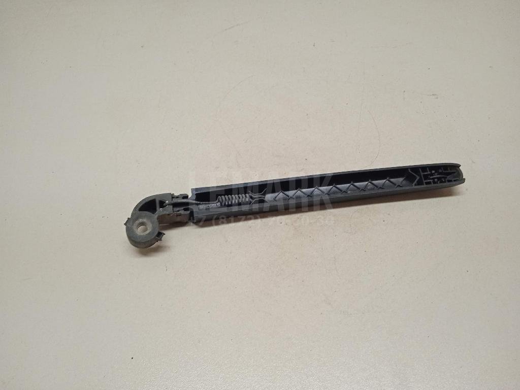 Поводок стеклоочистителя заднего