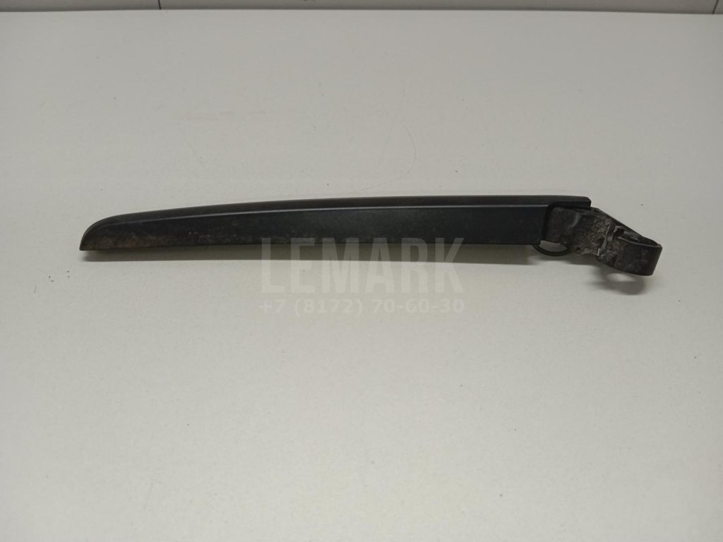 Поводок стеклоочистителя заднего