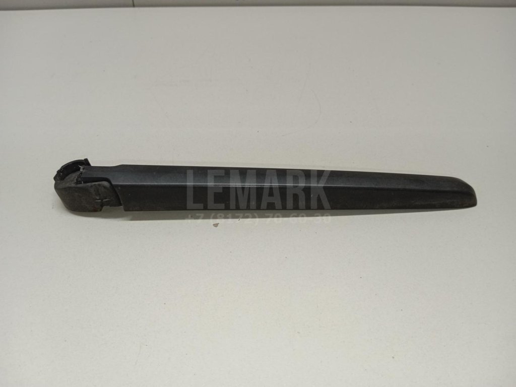 Поводок стеклоочистителя заднего