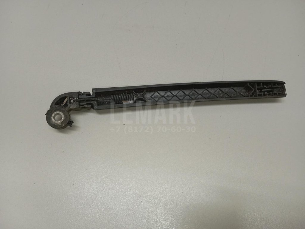 Поводок стеклоочистителя заднего