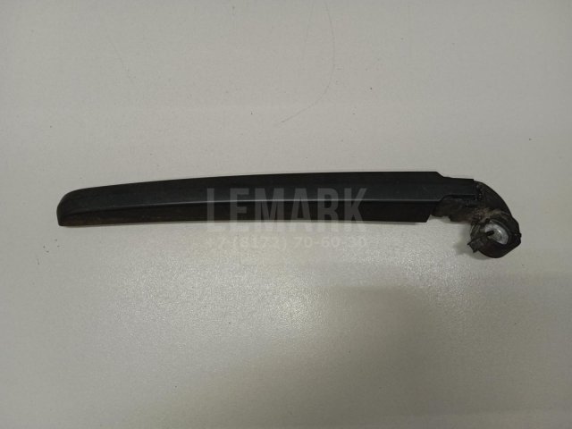 Поводок стеклоочистителя заднего