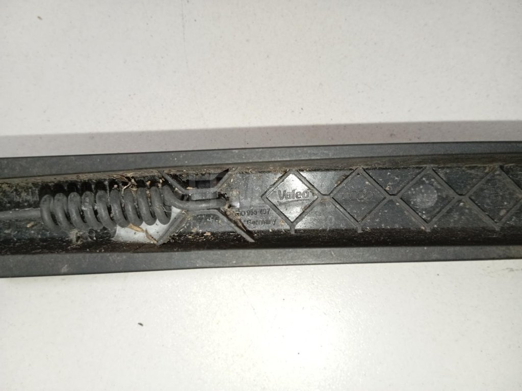 Поводок стеклоочистителя заднего